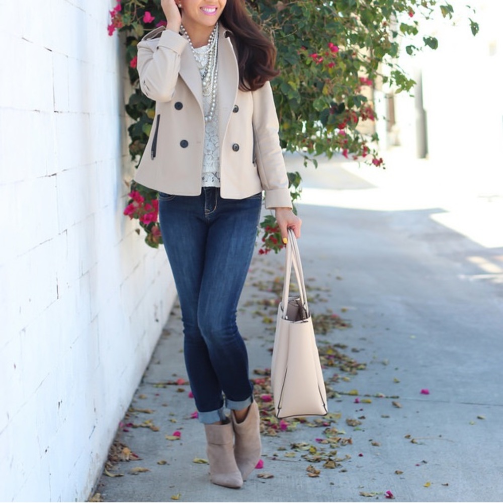 Ann Taylor Short Beige Trench Coat 0 XS EUC Beautiful Fit Leather Trim Double
